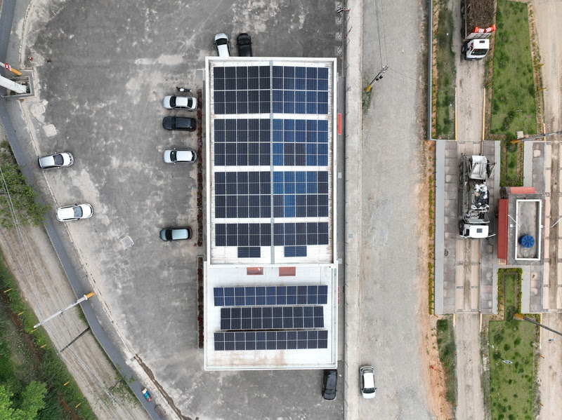 Veolia instala placas solares para gerar energia elétrica em suas operações